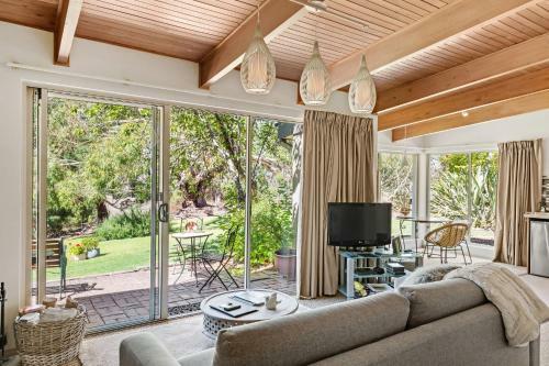Bed & Breakfast Adelaide Hills Country Cottages