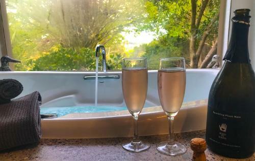 Bed & Breakfast Adelaide Hills Country Cottages