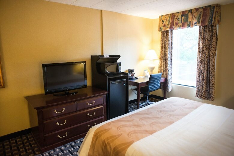 Clarion Hotel New Kensington