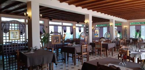 Hotel Logis Auberge De La Mandrie
