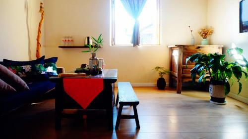 Hostal Shaxi Miss May Hotel