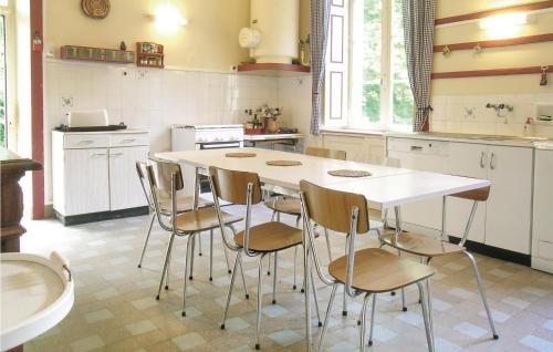 Holiday Home St Lyphard L-715