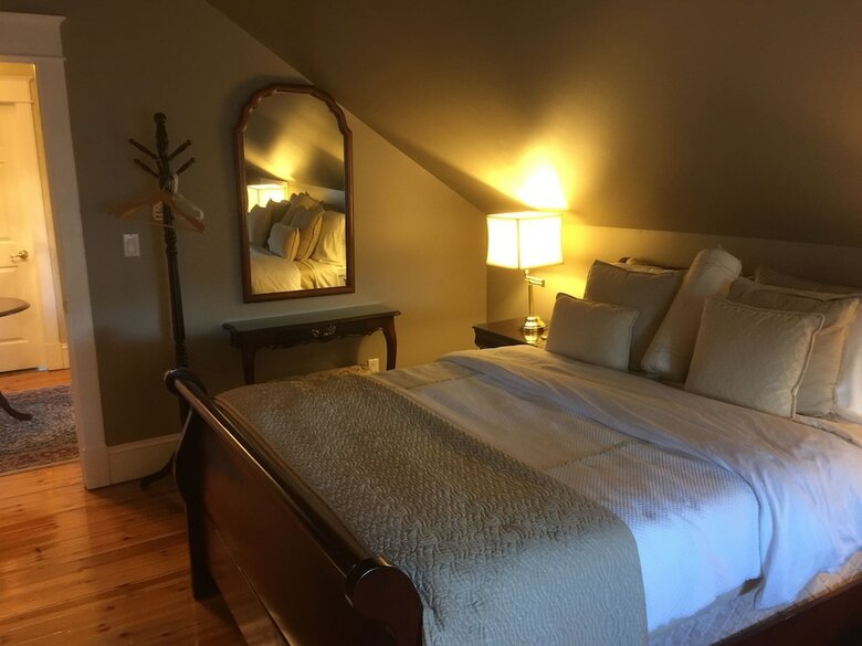 Clyde Hall Bed And Breakfast