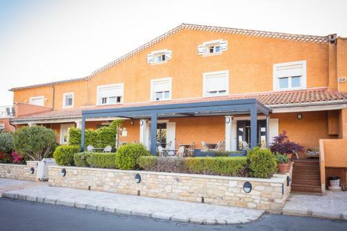 Hotel H�tel Le Saint-geni�s