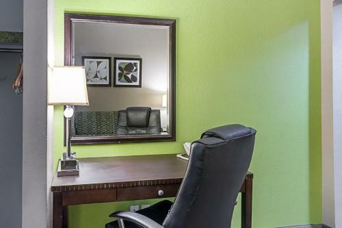 Hotel Quality Suites Sulphur