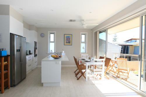 Hostal Elandra Holiday Home