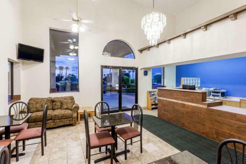 Hotel Days Inn