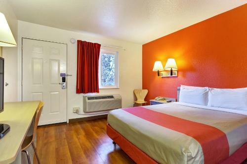 Motel 6 Rohnert Park