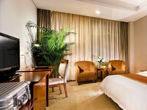 Nanjing Expo Center Hotel