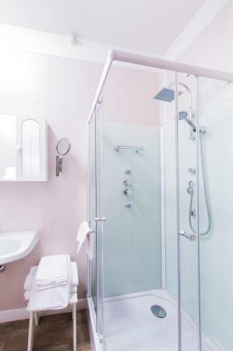Hotel Albergo Quari