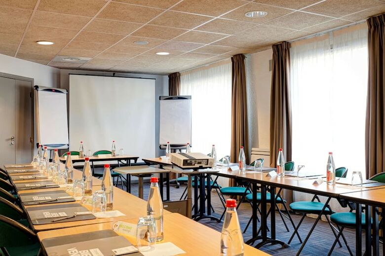 Hotel Campanile Evry Ouest - Corbeil