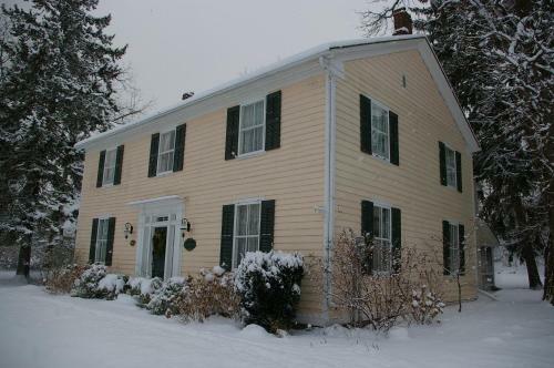 Royal Manor Bed & Breakfast