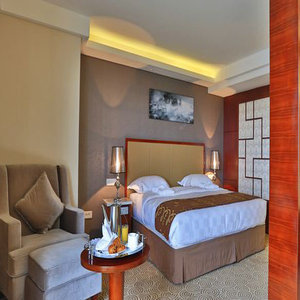 Huatian Chinagora Hotel