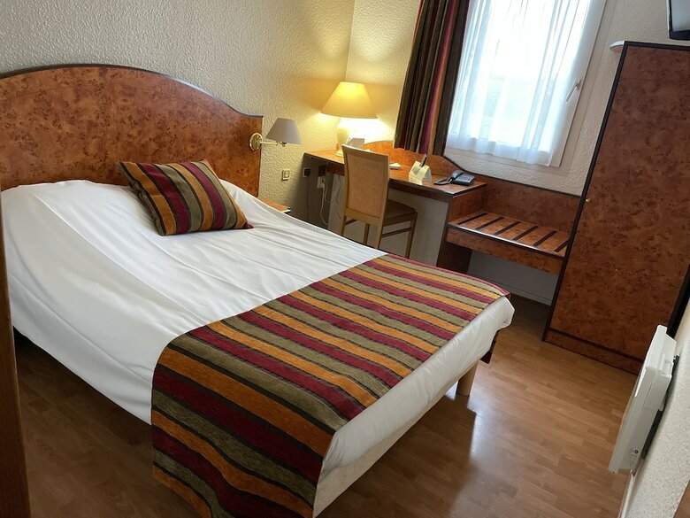 Cottage Hotel