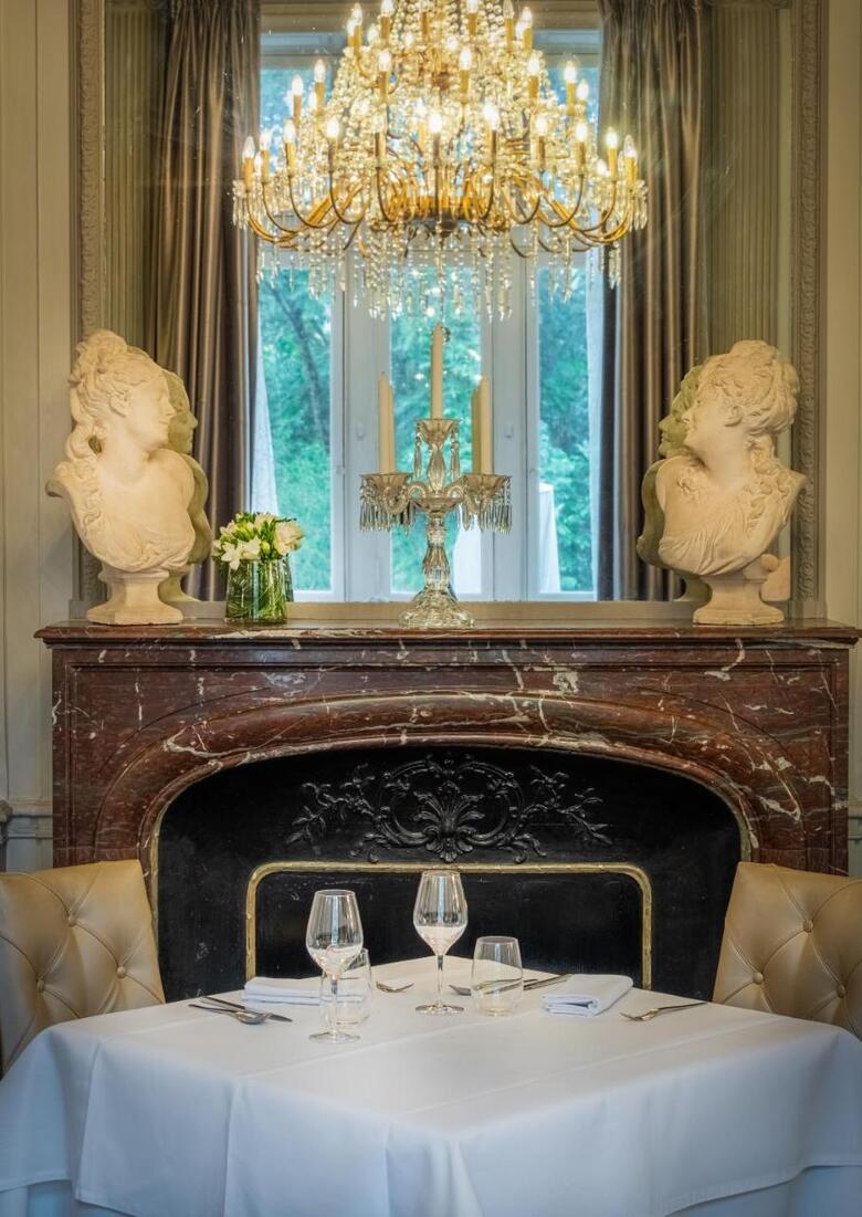 Inter-hotel Le Chateau Des Reynats