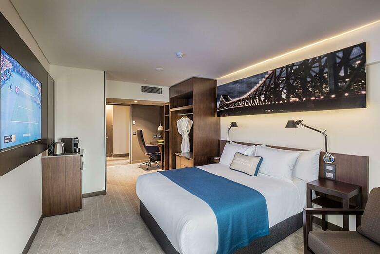 Hotel Chifley At Lennons