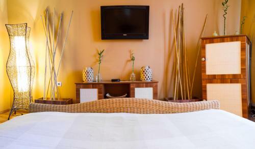Hostal Hangya Panzi� �s �tterem