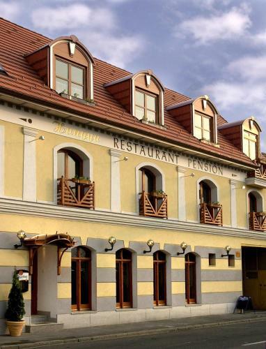 Hostal Hangya Panzi� �s �tterem