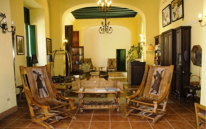 Hotel Conde De Villanueva