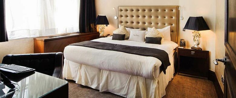 Courthouse Hotel London