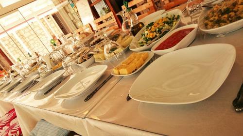Hotel Adres Ala�at?