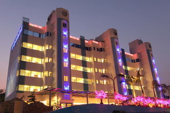 Hotel Clownfish Resort