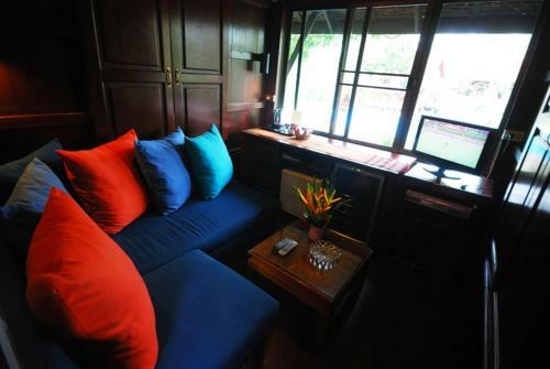 Hotel Sugar Hut Resort & Restaurant