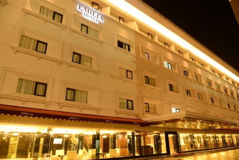 Emilia Hotel By Amazing