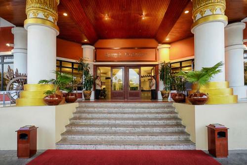 Hotel Summit Parkview Yangon