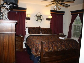 Woodrow House Bed & Breakfast