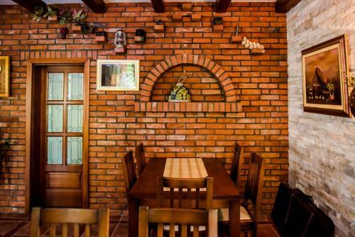 Hostal Motel Monako