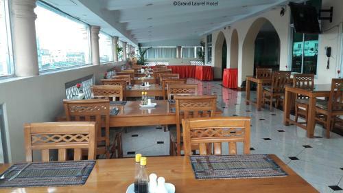 Grand Laurel Hotel