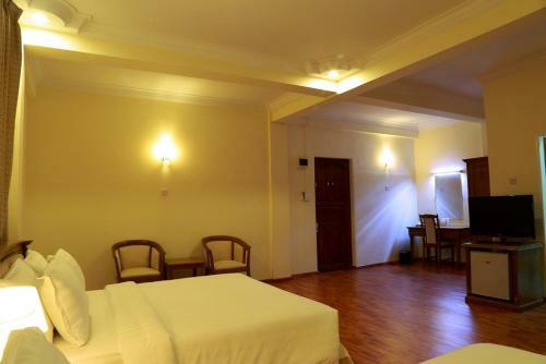 Kh Hotel , Kokkine