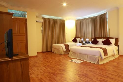 Kh Hotel , Kokkine