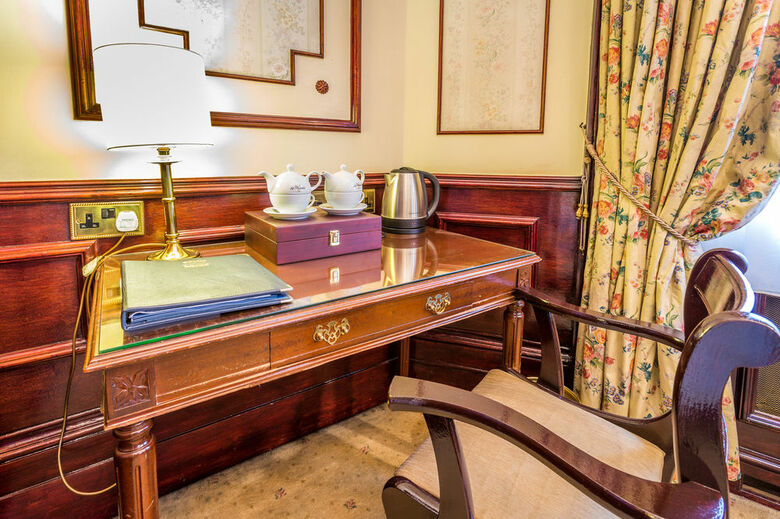 London Elizabeth Hotel