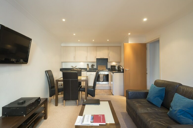 Fountain Court Aparthotel