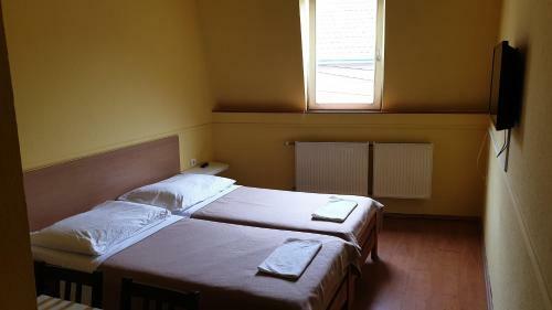 Hostal J�de Panzi�