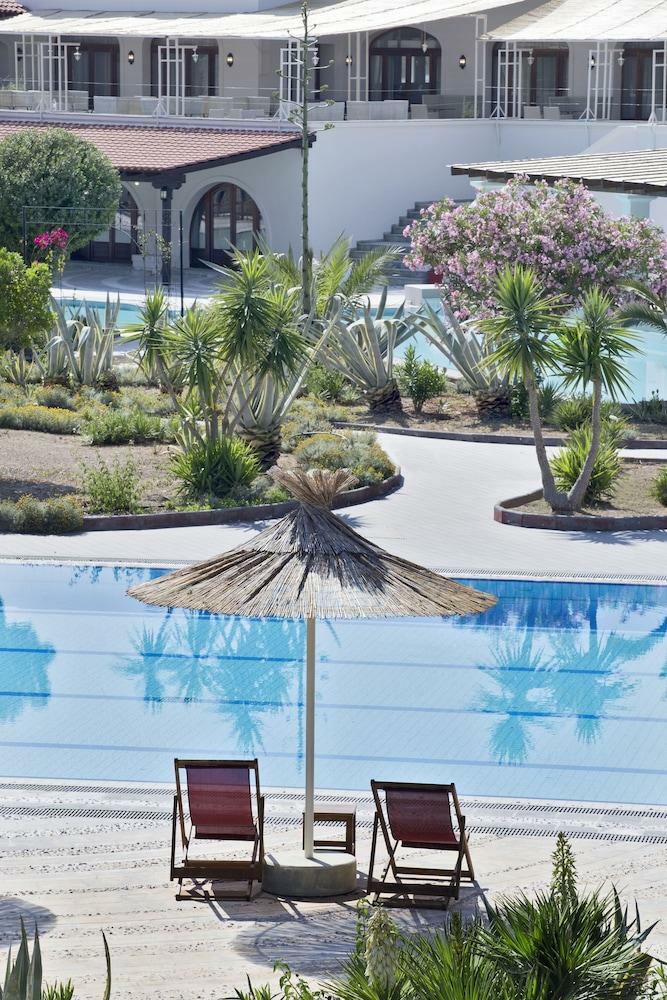 Hotel Eretria Village Resort & Conference Center