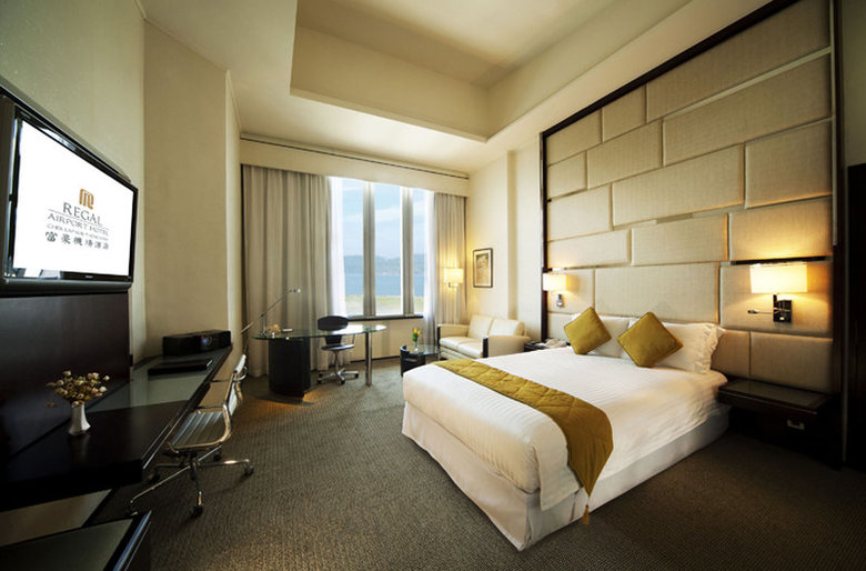 Hotel Regal Airport