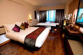 Hotel Regal Airport