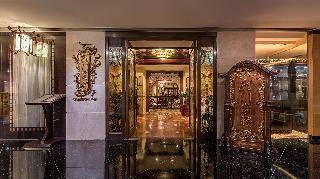 Hotel Regal Airport