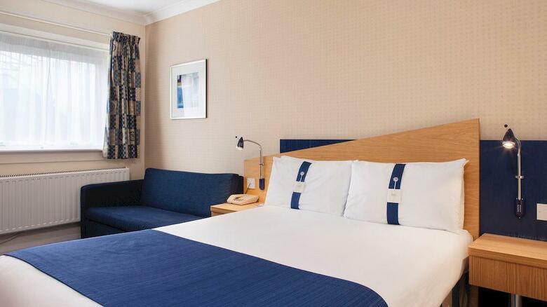 Hotel Holiday Inn Express Kassam Stadium