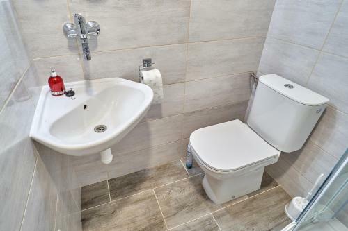Hostal Penzion Mona