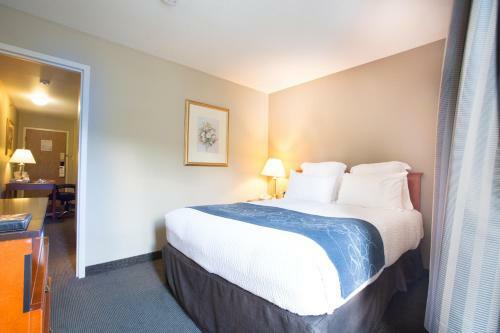 Nomad Hotel & Suites