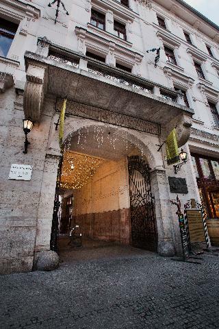 Castle Court Apartman