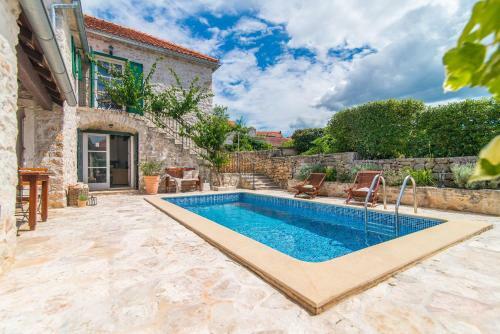 Villa Maruka