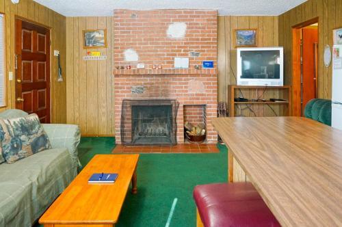 Pine Cone Resort 1 - Zephyr Cove