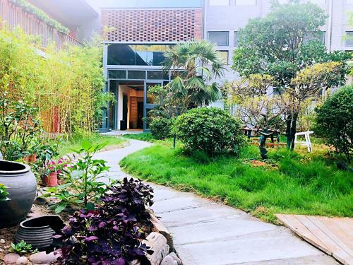Yijia Youth Hostel