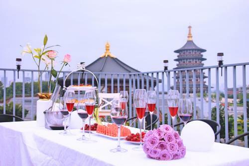 Yijia Youth Hostel