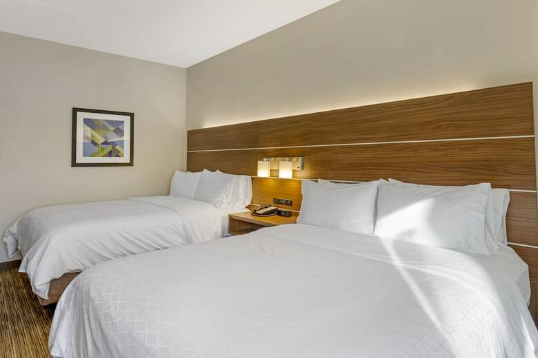 Holiday Inn Express Hotel & Suites Harrison